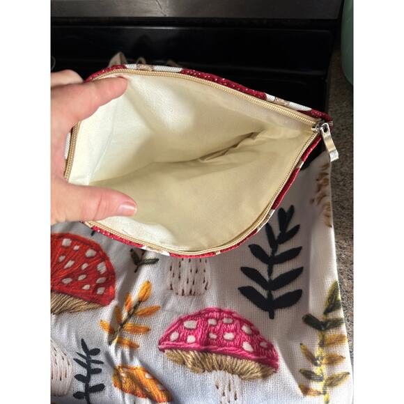 Mushroom lot - Picture 3 of 7